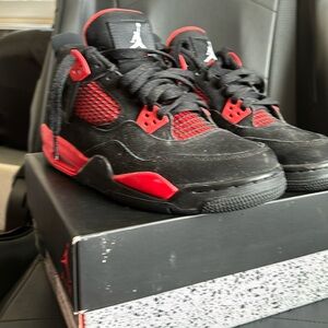 Jordan 4 red thunders